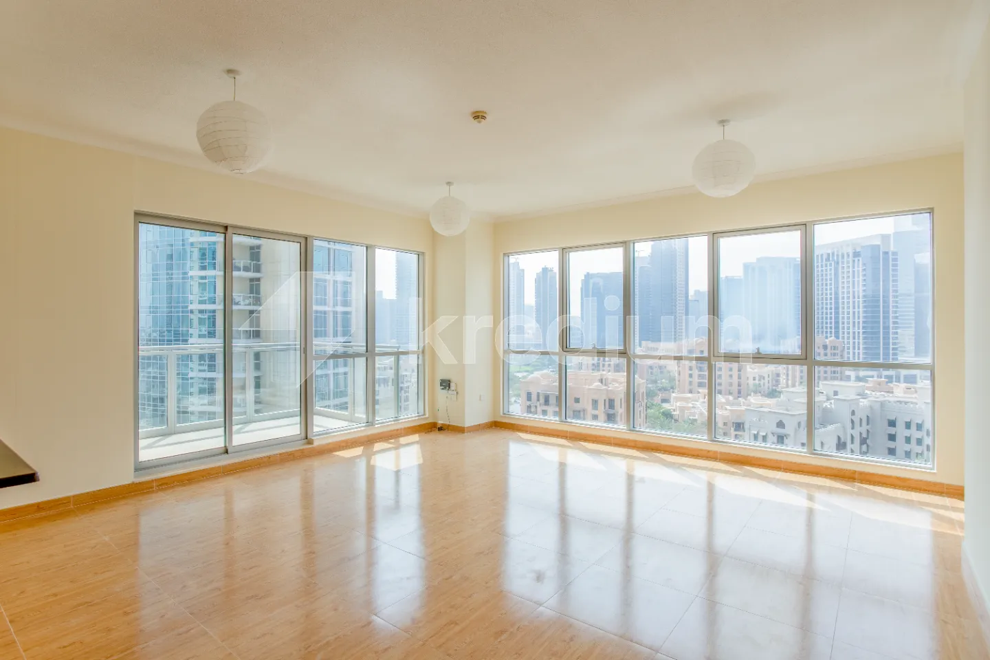 Specious | Prime Location | Old Town and Vida Hotel View